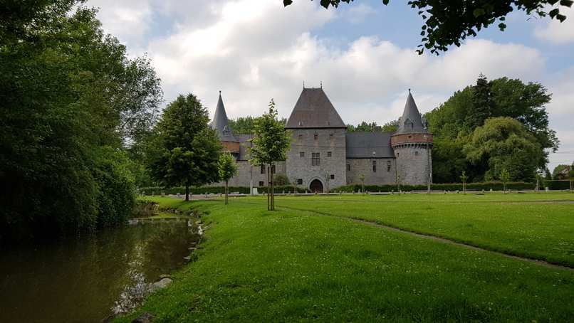 Chateau de Solre sur Sambre